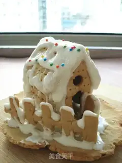 Make Christmas gingerbread house step 14