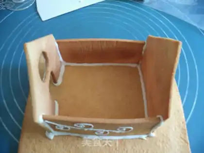 Make Gingerbread house step 29