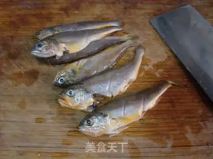 Make The yellowfish step 0