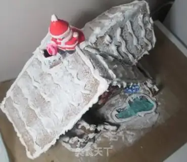 Make Christmas gingerbread house step 14