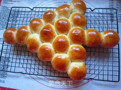 Make Christmas bread step 17