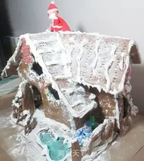 Make Christmas gingerbread house step 17