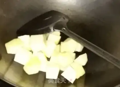 Make Apple fried grass mushrooms step 4