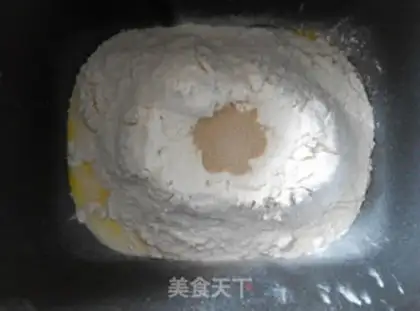 Make Christmas bread step 2