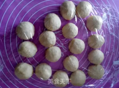 Make Christmas bread step 5
