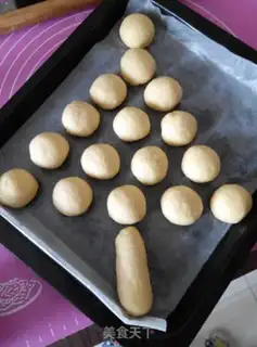 Make Christmas bread step 6
