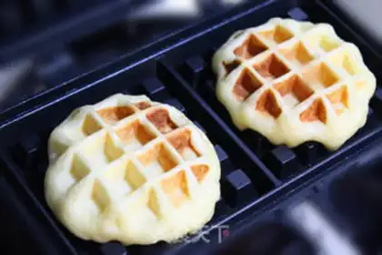 Make Bread waffles step 8