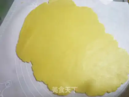 Make Christmas frosting cookies step 5
