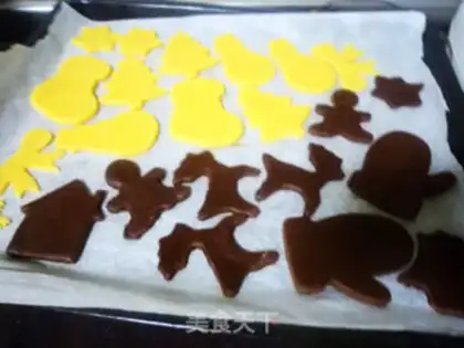 Make Christmas frosting cookies step 8