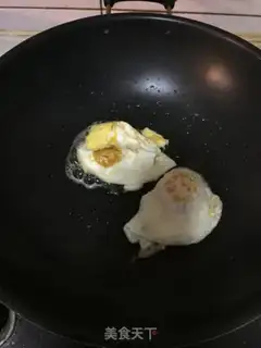 Make Porridge peppers and eggs step 2