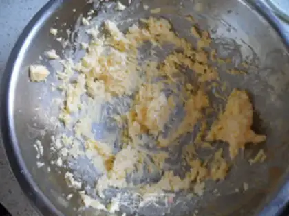 Make Orange cupcakes step 4