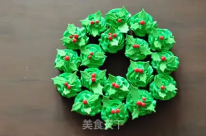 Make Christmas Ring Cake step 13