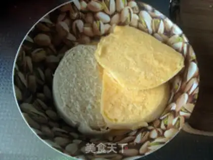Make Eggs fried head step 3