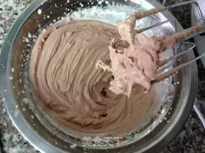 Make Blackcake roll step 15