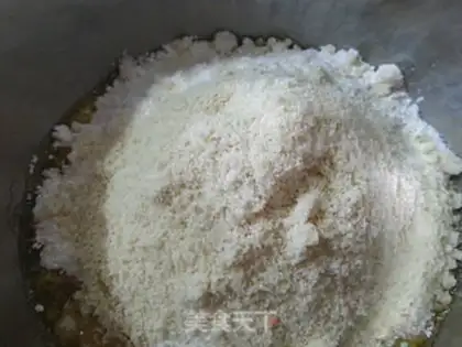 Make Christmas cream almond cookies step 4