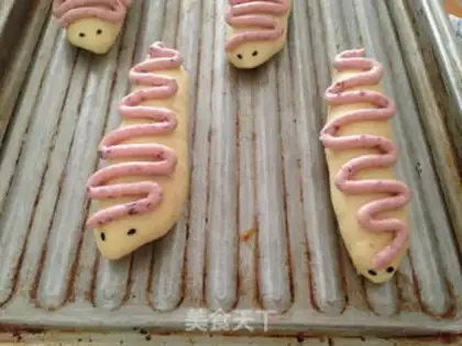 Make Mexican caterpillars step 8