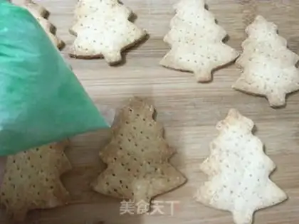 Make Christmas cream almond cookies step 17
