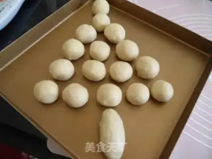 Make Christmas bread step 6
