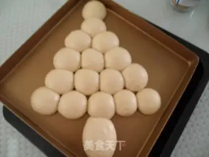 Make Christmas bread step 7