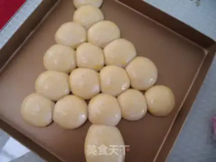 Make Christmas bread step 8