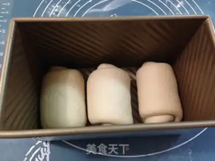 Make Chinese caramel butter sauce toast step 13
