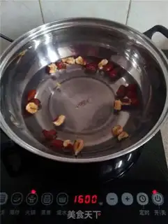 Make A rose-colored tea step 2