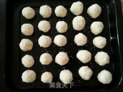 Make Milky coconut silk ball step 5