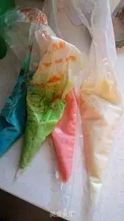 Make Baby-to-child game -- making Christmas cream cookies step 7