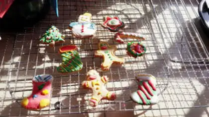 Make Christmas gingerbread house step 5