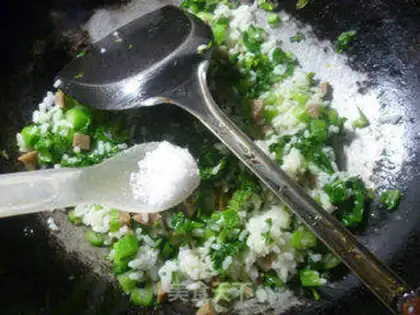 Make Beefball oil and rice step 7