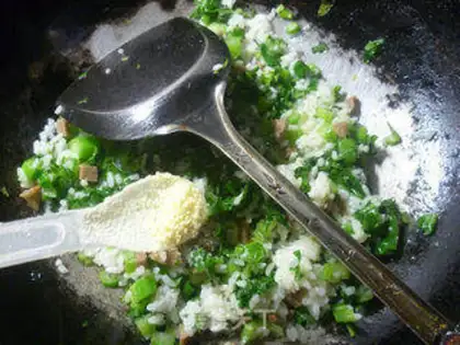 Make Beefball oil and rice step 8