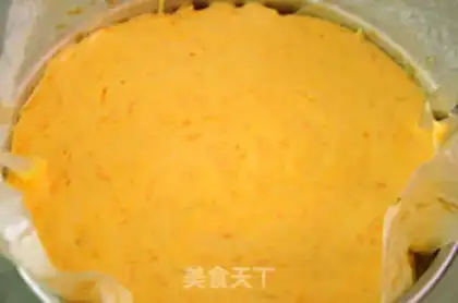 Make Pumpkin Swiss cake step 4