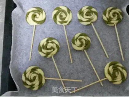 Make Lollipop cookies step 12