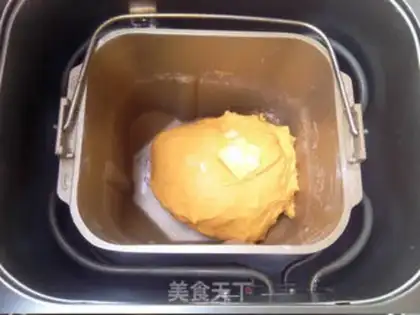 Make Pumpkin pine rolls step 3