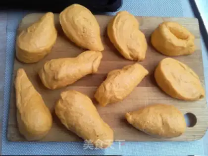 Make Pumpkin pine rolls step 5
