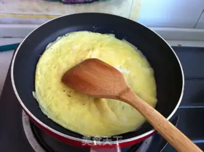 Make Eggs fried with mushrooms step 4