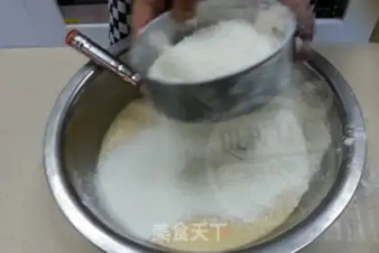 Make Heavy-oil cupcakes step 3