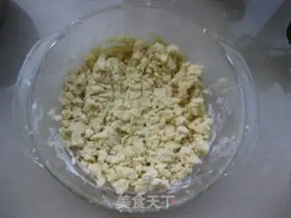 Make A flower of pretzels step 4