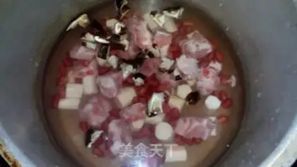 Make Sphinx, peanuts, tatter soup step 5