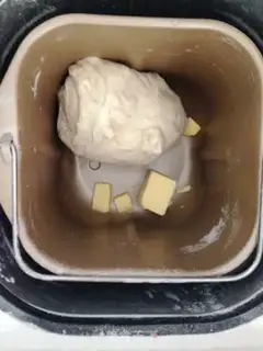 Make Christmas bread step 4