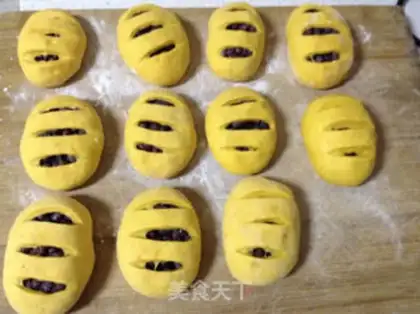 Make Pumpkin bean bun step 4