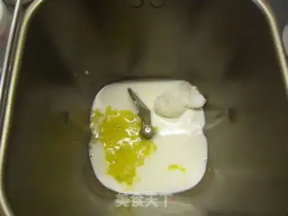 Make Christmas bread step 1