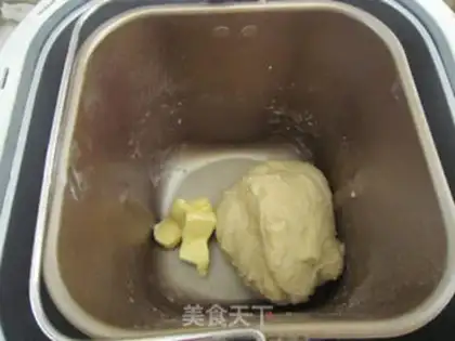 Make Christmas bread step 4