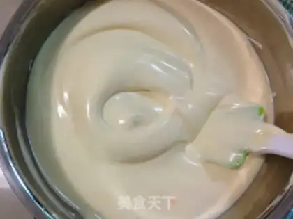 Make Strawberry birthday cake step 12