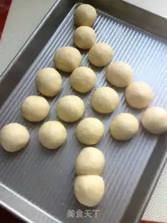 Make Christmas bread step 8