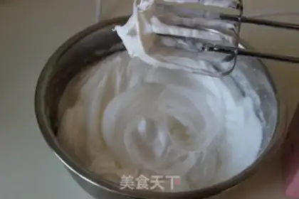 Make Lacey rolls sugar cake step 0