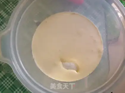 Make Strawberry birthday cake step 17