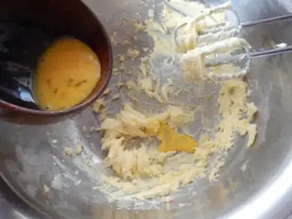 Make Christmas frosting cookies step 2