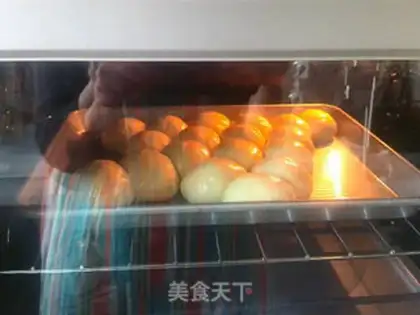 Make Christmas bread step 12