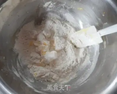 Make Christmas frosting cookies step 3